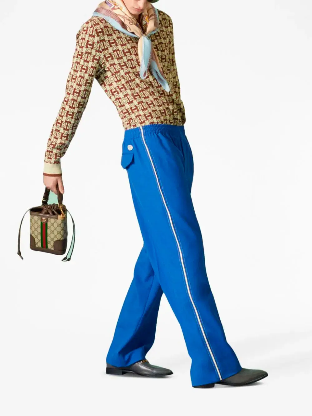 Logo-patch trousers