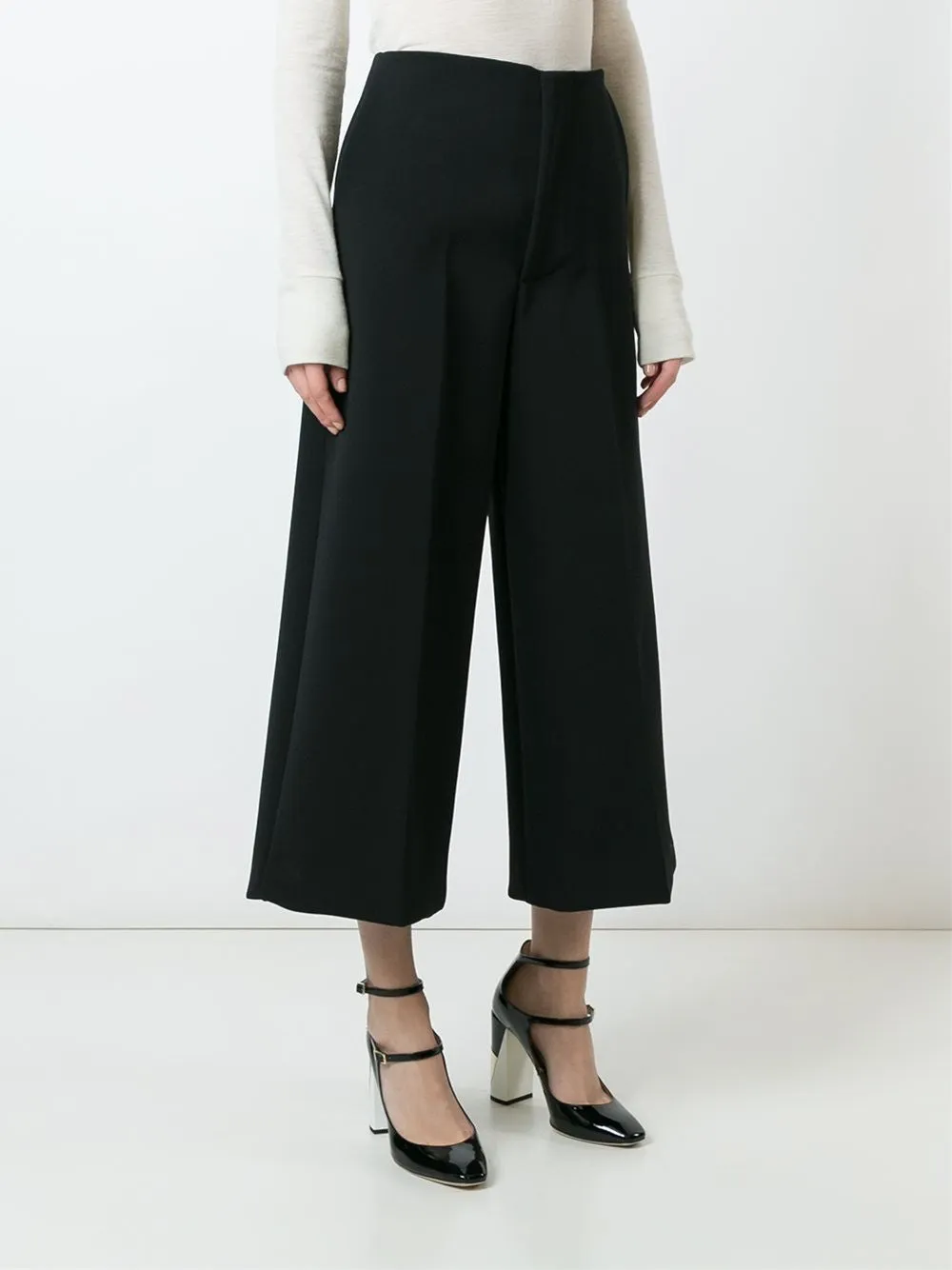 Wide leg cropped trousers